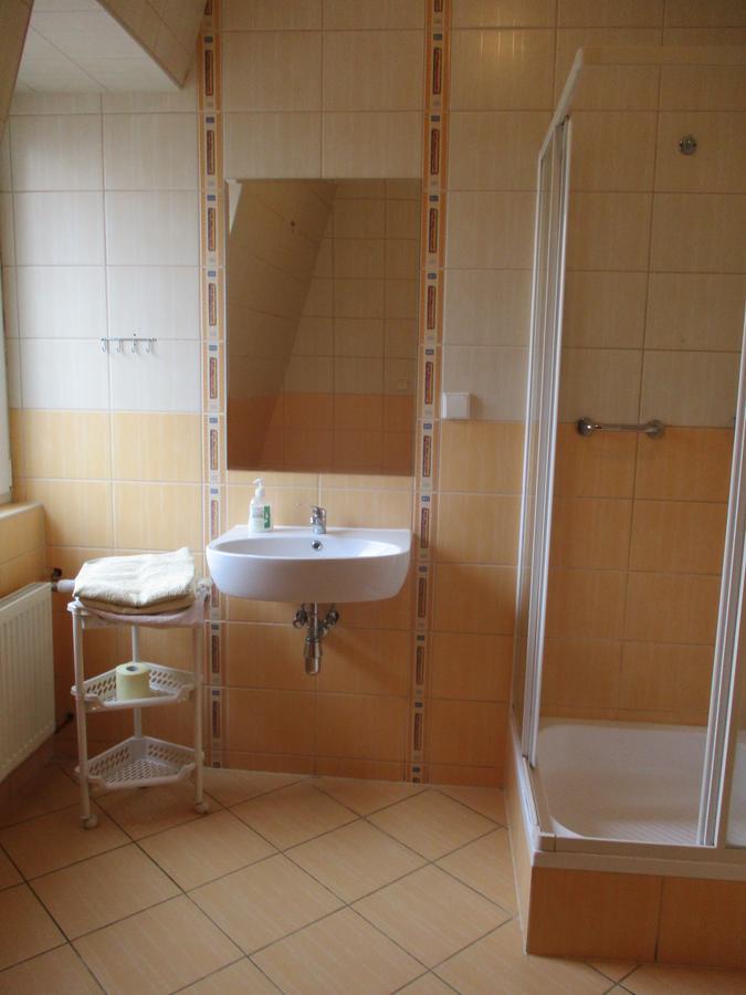 Hotel Pod Platanami Trzebnica Eksteriør bilde